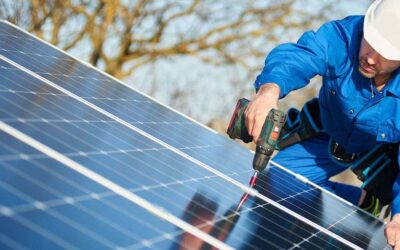 První fotovoltaická elektrárna na střeše nádražní budovy